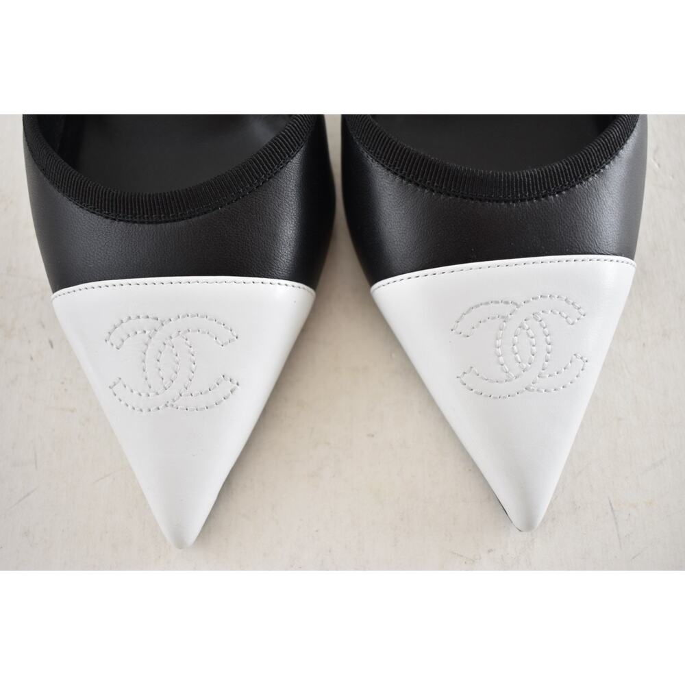 Chanel 26P Black White CC Logo Cap Pointed Toe Slingback Mule Heel Pump 39.5 - Picture 13 of 16